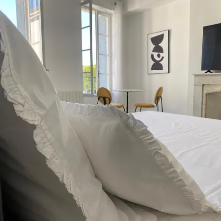 Le 1853 3*